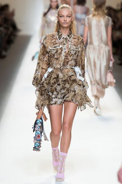 Look 53